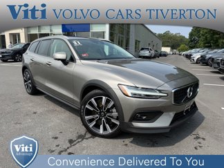 Used 2021 Volvo V60 T5 Cross Country w/ Advanced Package image 1