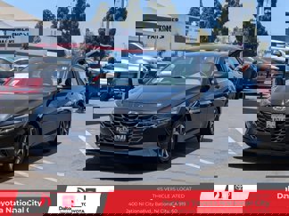 Used 2022 Hyundai Elantra SEL w/ Convenience + Premium Package image 1