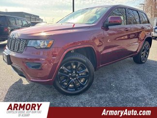 Used 2022 Jeep Grand Cherokee Laredo X image 1
