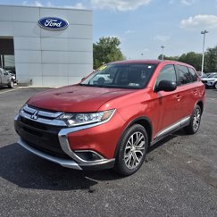 Used 2018 Mitsubishi Outlander SE image 1