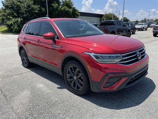 Used 2022 Volkswagen Tiguan SE image 1