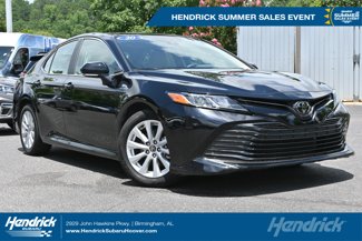 Used 2020 Toyota Camry LE image 1