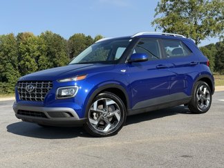 Used 2023 Hyundai Venue SEL image 1