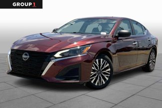 Used 2024 Nissan Altima 2.5 SV image 1