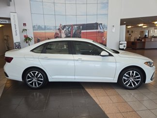 New 2025 Volkswagen Jetta SE image 1