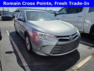 Used 2016 Toyota Camry LE image 1