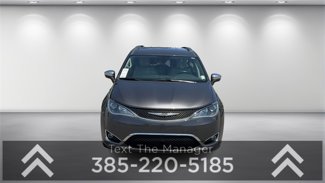 Used 2017 Chrysler Pacifica Limited image 1