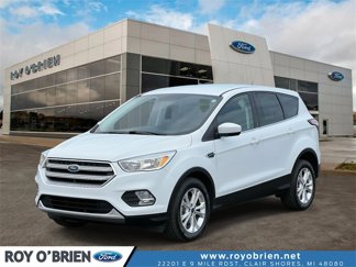 Used 2017 Ford Escape SE w/ SE Cold Weather Package image 1