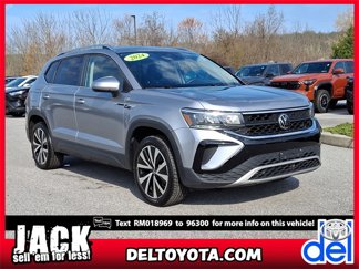 Used 2024 Volkswagen Taos SE image 1
