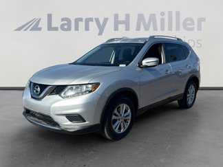 Used 2016 Nissan Rogue SV image 1