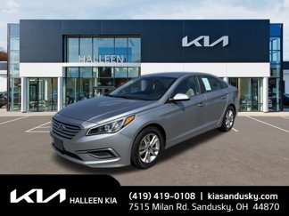 Used 2017 Hyundai Sonata SE image 1
