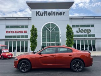 Used 2022 Dodge Charger SXT w/ Driver Convenience Group image 1