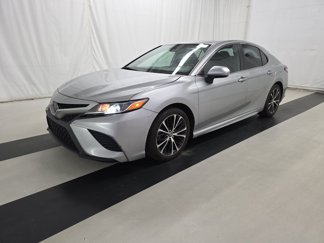 Used 2019 Toyota Camry SE image 1