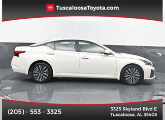 Used 2023 Nissan Altima 2.5 SV image 1