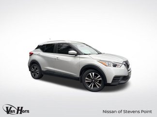 Used 2019 Nissan Kicks SV image 1