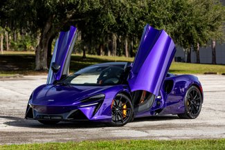 Used 2024 McLaren Artura image 1