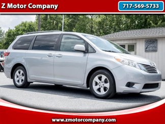 Used 2016 Toyota Sienna LE image 1