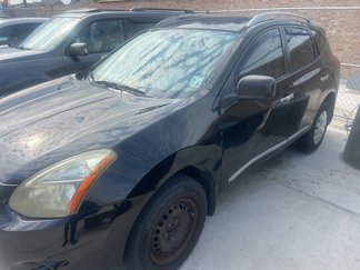 Used 2014 Nissan Rogue S image 1