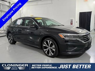 Used 2022 Volkswagen Passat 2.0T SE image 1