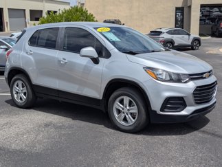 Used 2022 Chevrolet Trax LS w/ Tint and Cruise Package image 1
