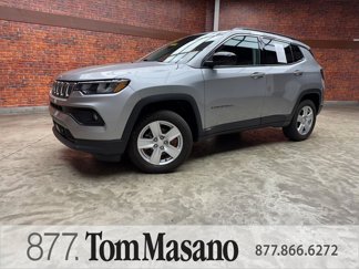 Used 2022 Jeep Compass Latitude image 1
