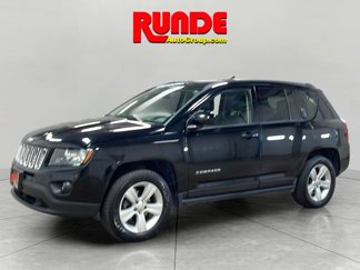 Used 2017 Jeep Compass Latitude image 1