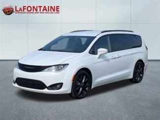 Used 2018 Chrysler Pacifica Touring-L w/ Premium Audio Group image 1