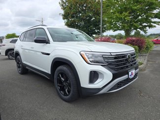 New 2025 Volkswagen Atlas Peak Edition SE image 1