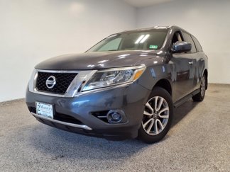 Used 2014 Nissan Pathfinder S image 1