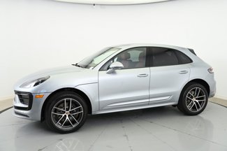 Certified 2025 Porsche Macan image 1