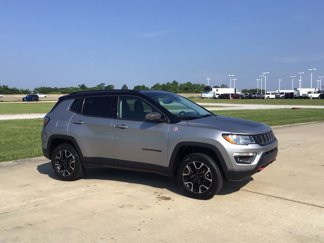 Used 2020 Jeep Compass Trailhawk image 1