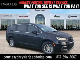 New 2025 Chrysler Pacifica Select image 1