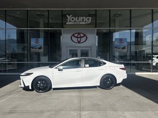 New 2025 Toyota Camry SE image 1
