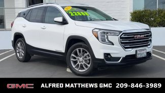 Used 2023 GMC Terrain SLT image 1