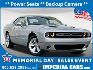 Used 2023 Dodge Challenger SXT image 1