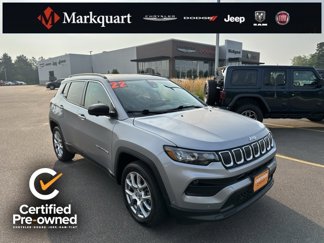Used 2022 Jeep Compass Latitude image 1