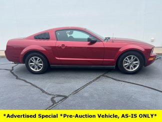 Used 2005 Ford Mustang Deluxe image 1