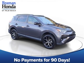 Used 2018 Toyota RAV4 SE image 1