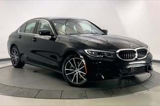 Certified 2022 BMW 330i xDrive Sedan w/ Driving Assistance Package image 1