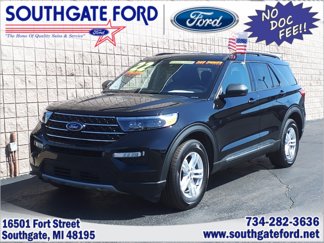 Used 2022 Ford Explorer XLT w/ Equipment Group 202A image 1