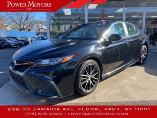 Used 2021 Toyota Camry SE image 1