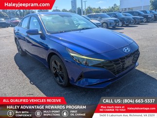 Used 2023 Hyundai Elantra SEL w/ Preferred Accessory Package image 1