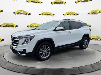 Used 2023 GMC Terrain SLT image 1