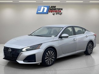 Used 2023 Nissan Altima 2.5 SV image 1