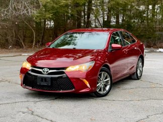 Used 2016 Toyota Camry SE image 1