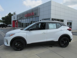 New 2024 Nissan Kicks SV w/ Exterior Package image 1