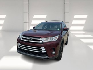Used 2017 Toyota Highlander XLE image 1