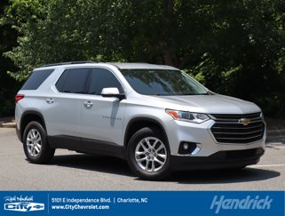 Used 2021 Chevrolet Traverse LT image 1