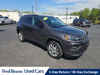 Used 2022 Jeep Compass Latitude image 1