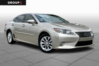 Used 2015 Lexus ES 300h image 1